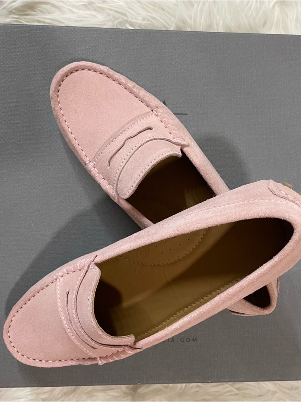 NWOT!! Women's Dusty Pink Suede Loafers - Slip-On Driving Moccasins - Picture 6 of 6